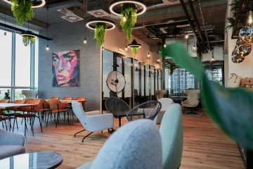 Pronájem kanceláře a lounge WorkLounge Pankrác, stylový design, křesla, stoly