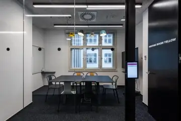 WorkLounge PĹ™Ăkopy zasedacĂ mĂstnost k pronájmu.