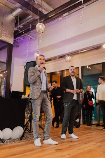 Cowor prostory a sdĂlenĂ˝ lounge WorkLounge Pankrác