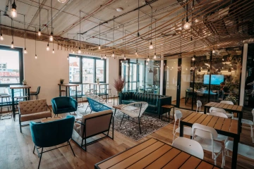 Konferenční místnost Praha WorkLounge Karlín, křesla, židle, gauč