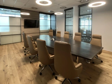 WorkLounge Pankrác největší zasedací místnost