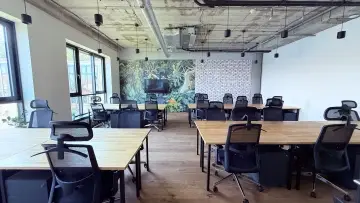 WorkLounge Business Karlín - servisované kanceláře pro velké týmy k pronájmu