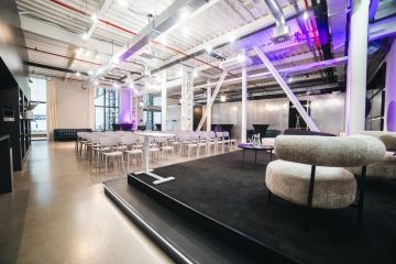 WorkLounge Event House Karlín - prostor pro firemní akce k pronájmu.