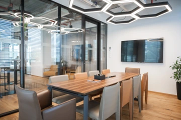 WorkLounge Dejvice zasedací místnost Hrad