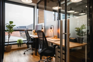 WorkLounge Karlín - servisovaná privátní kancelář Praha 8