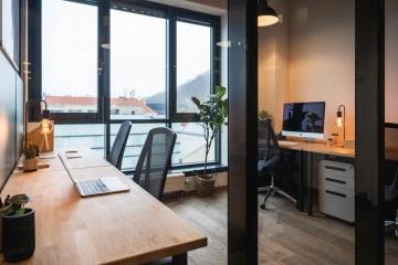 WorkLounge Karlín - servisovaná privátní kancelář Praha 8