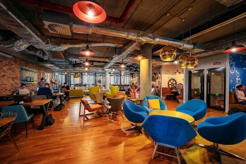 Konferenční místnost Praha WorkLounge Karlín, křesla, židle, gauč