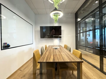 WorkLounge Pankrác zasedací místnost 6